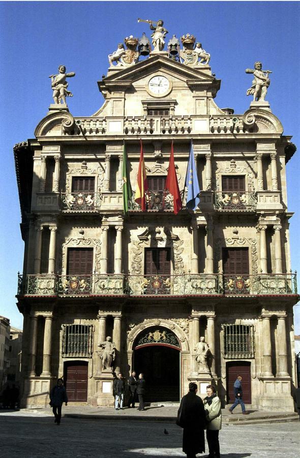 The Estafeta View Apartment Pamplona Exteriör bild